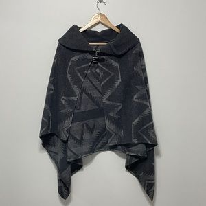 Lauren Ralph Lauren Buckle Poncho - Medium 💛